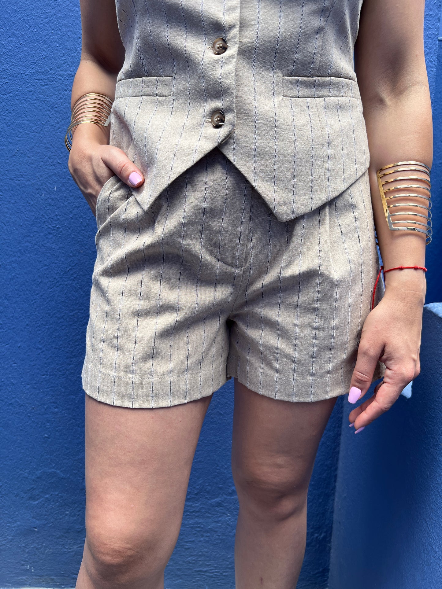 Short Daniela
