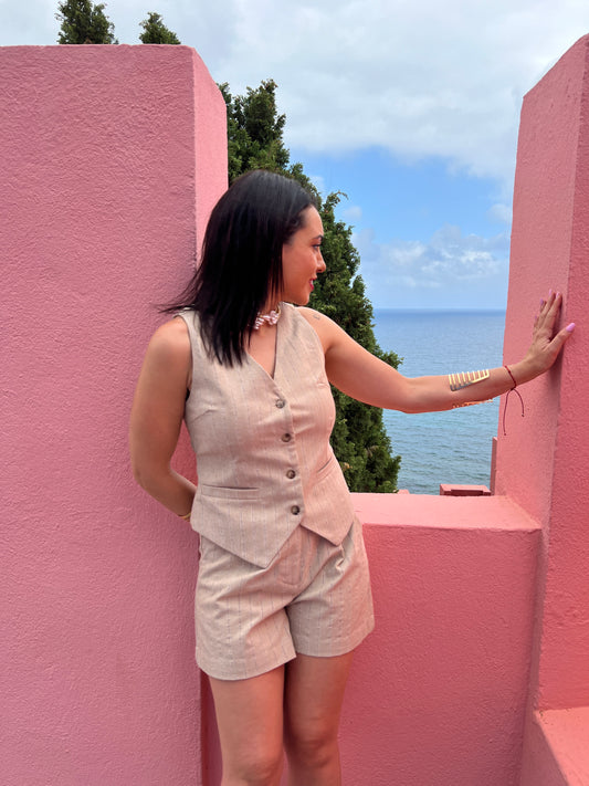 Short Daniela